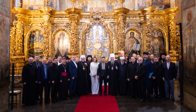 Взяли участь у молитві за Україну і вшанували полеглих військових Зеленський та іноземні делегації